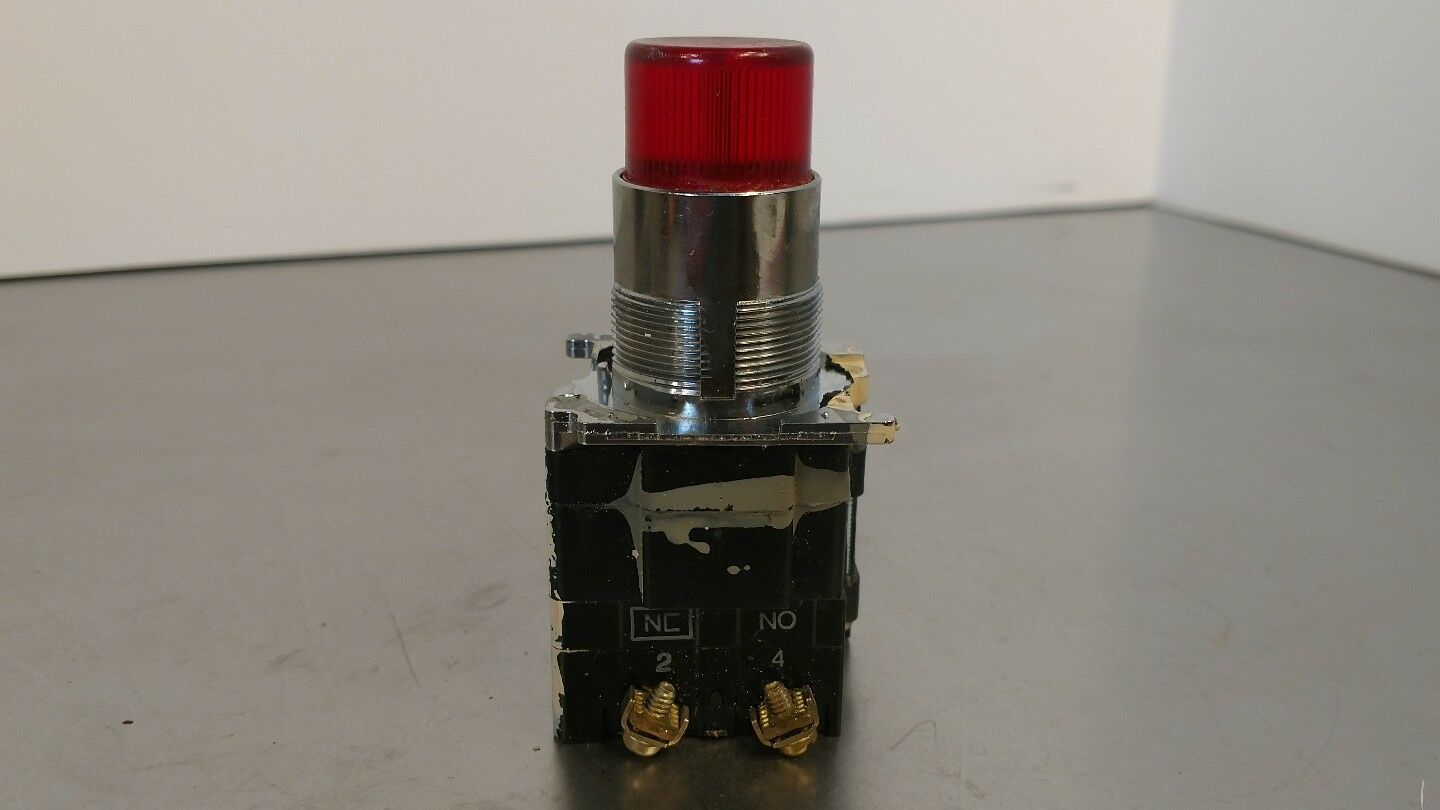 CUTLER-HAMMER 10250T/91000T/E34 Red Illuminated PushButtonButton 4A