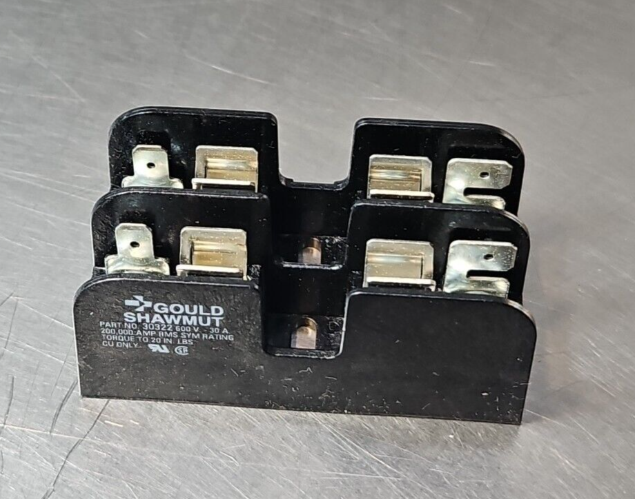 GOULD SHAWMUT 30322 FUSEHOLDER.     Loc4B22