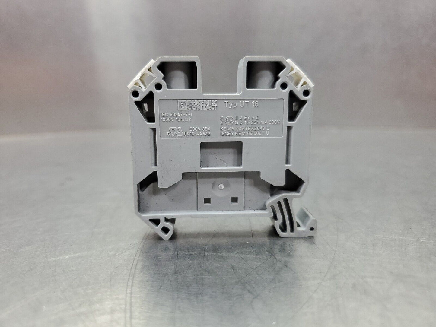 Phoenix Contact Typ UT 16 Terminal Block.                                   4D-8