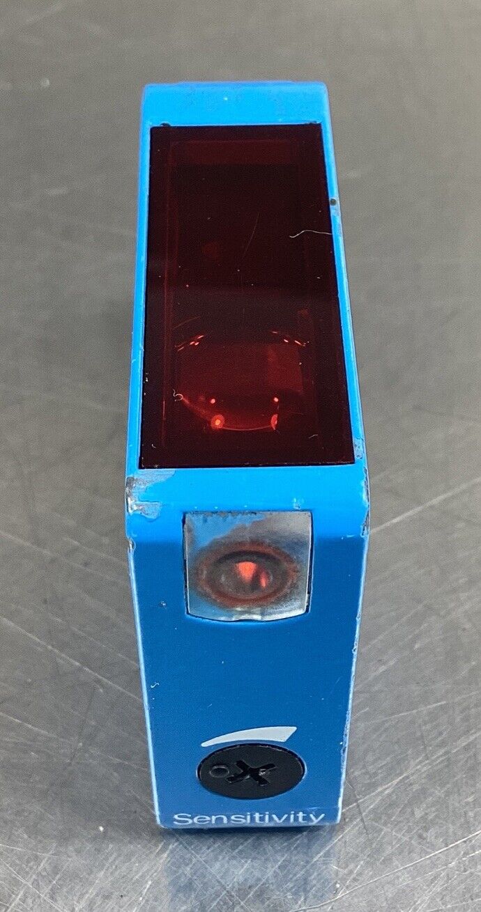 Sick  WE12L-2P430  /  2021726  Photoelectric Sensor 10…30VDC       5E-19