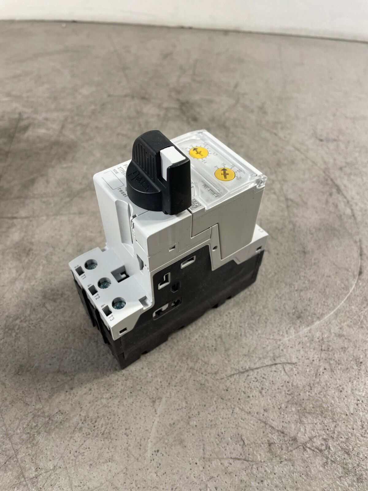 Eaton Moeller PKE-XTUA-4 White Cutler Hammer Trip Block Circuit Breaker  LOC-2D