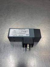 Load image into Gallery viewer, SUCO 0150-45615-4-001 100-950 mbar 250V 3A VACUUM SWITCH.                  6D-13
