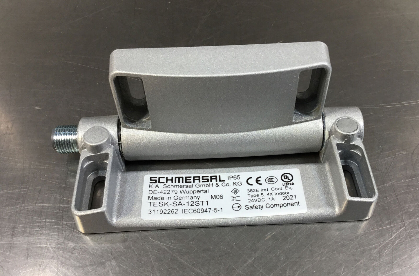 SCHMERSAL  TESK-SA-12ST1  /  103005747  Safety Hinge Switch   5D