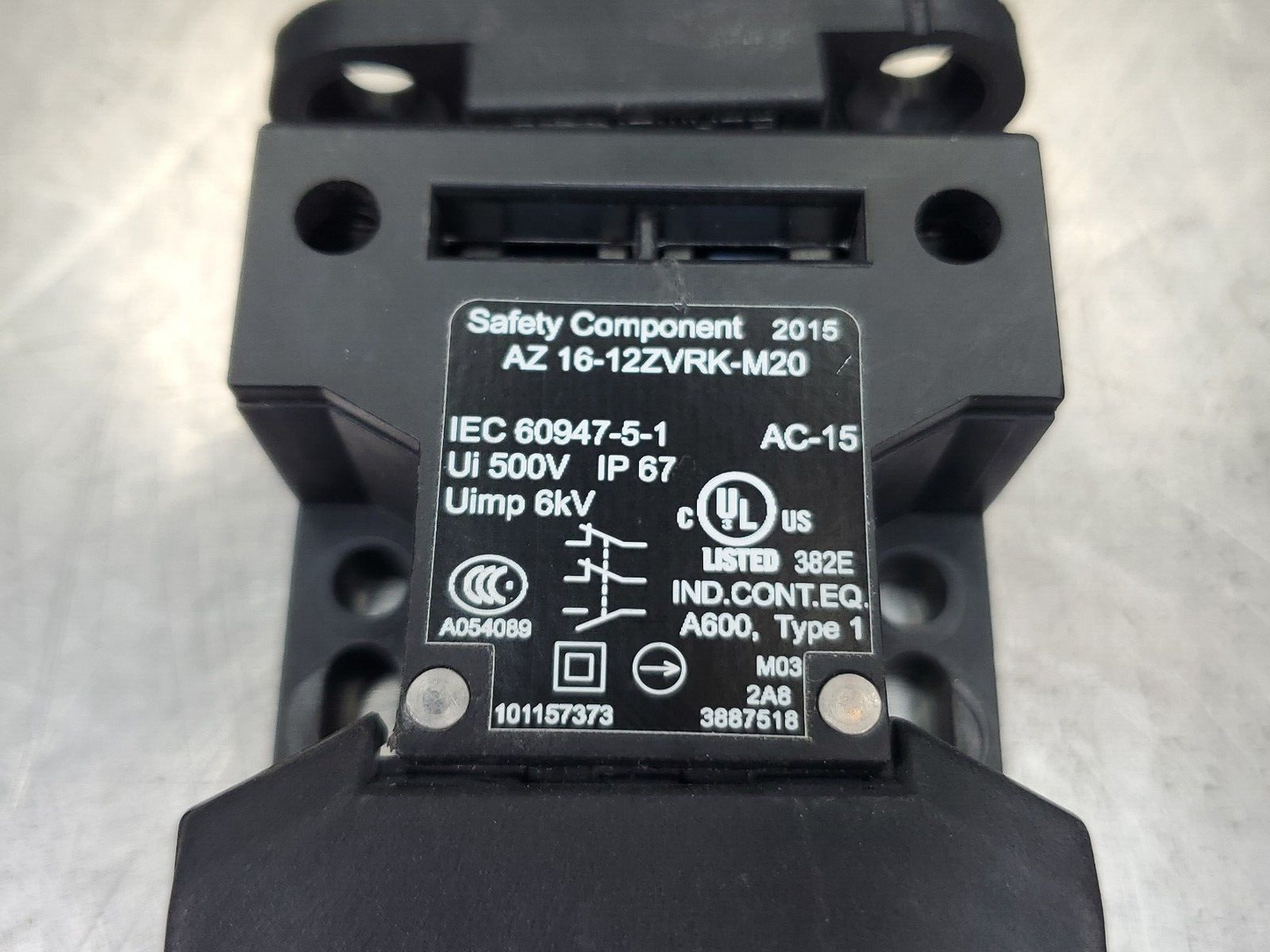 SCHMERSAL AZ 16-12ZVRK-M20 Limit Switch.                                      5E