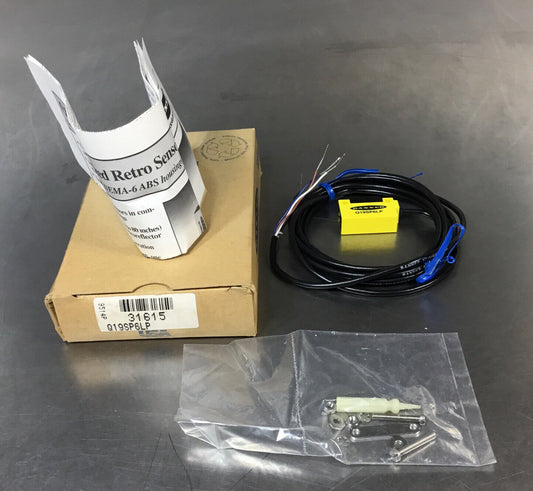 BANNER ENGINEERING  Q19SP6LP  /  31615  Polarized Retro Sensor     3D-31