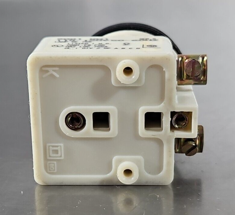 Square D 9001 SK2L1R Push Button.                                     Loc4D-23