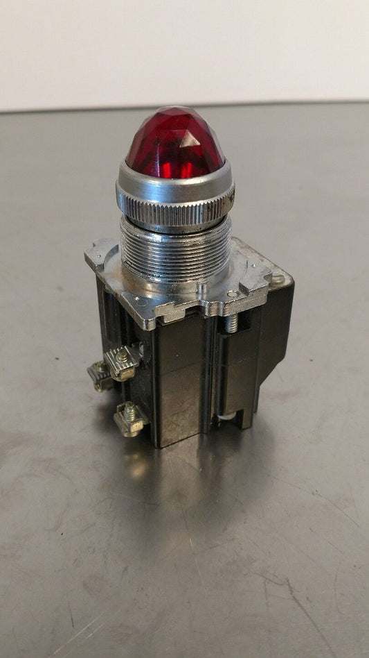 CUTLER-HAMMER 10250T Red Illuminated Button 4A