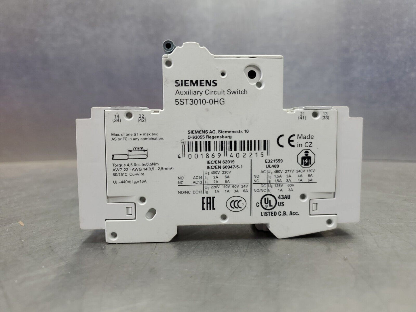 SIEMENS 5SJ4104-7HG41 4A CIRCUIT BREAKER w/5ST3010-0HG AUXILIARY SWITCH.   4E-17