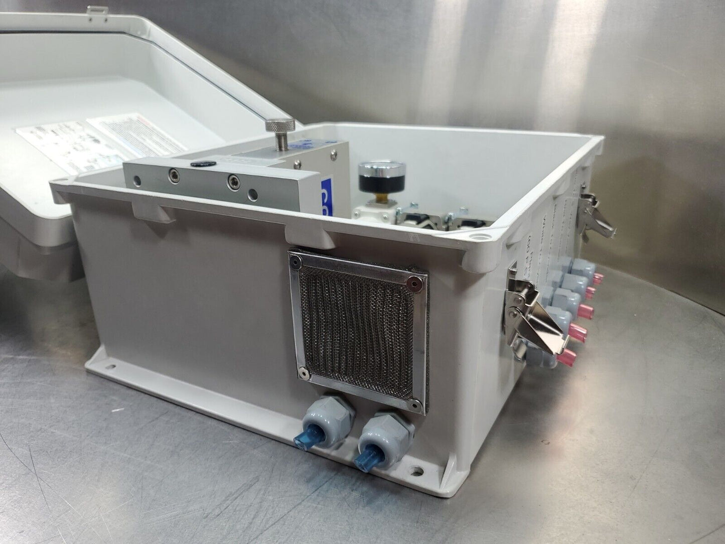 Coast Controls All Air-Guiding System Unit.                                   4F