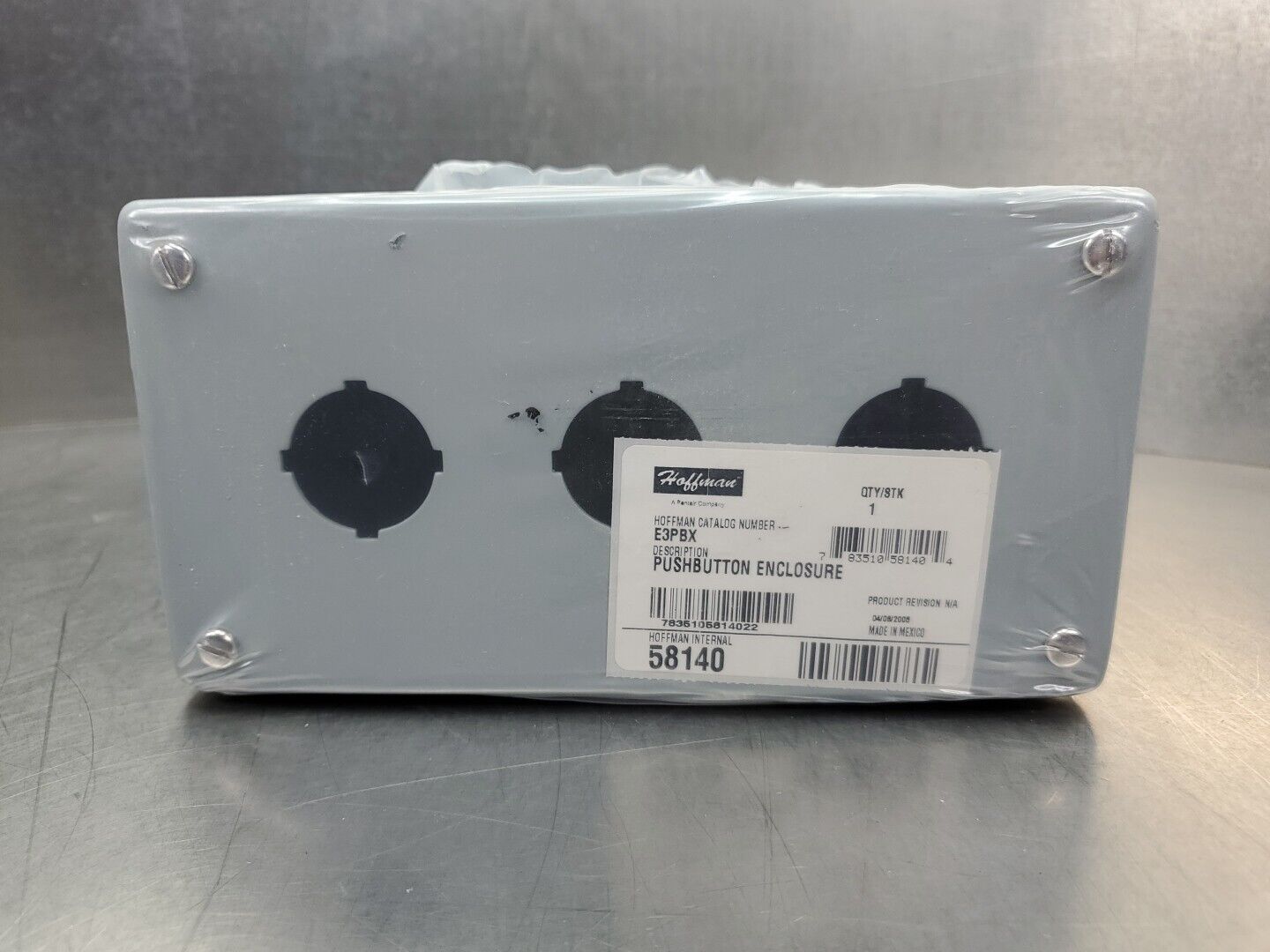 Hoffman E3PBX Pushbutton Enclosure, 3 Hole.                                4E-34