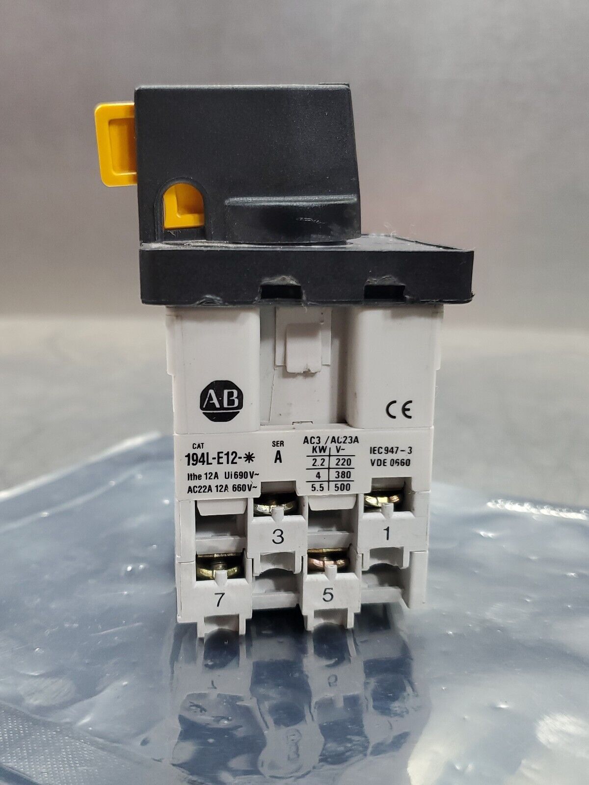 Allen-Bradley 194L-E12-* Ser. A 12A 660V Disconnect Switch.                   4H