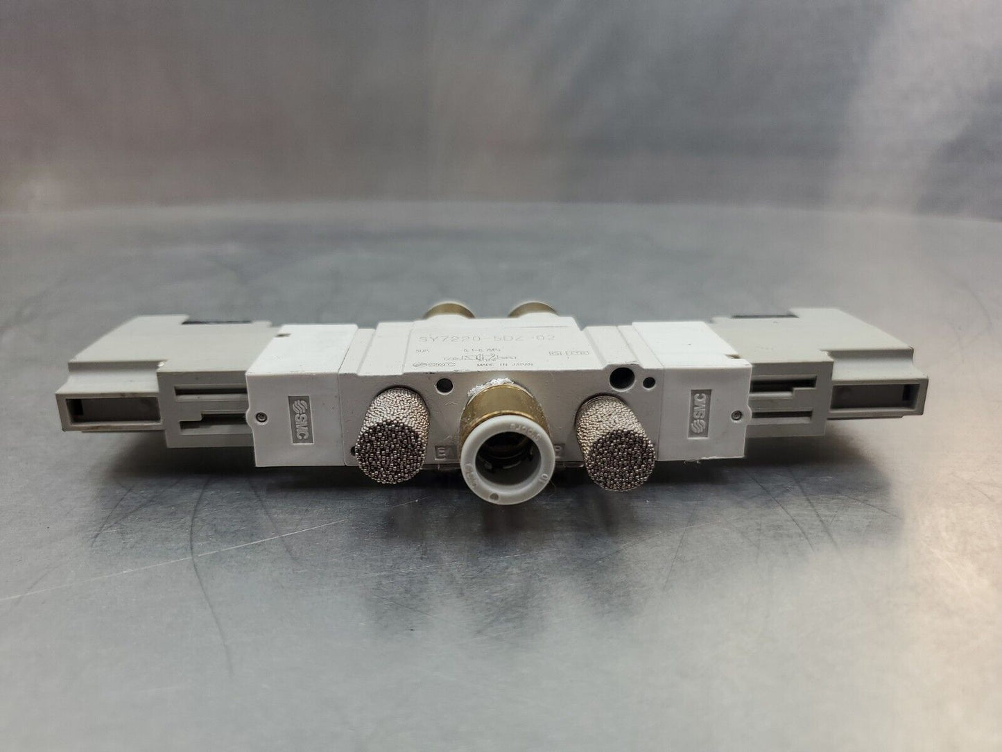 SMC SY7220-5DZ-02 Pneumatic Solenoid Valve.                                 6D-2