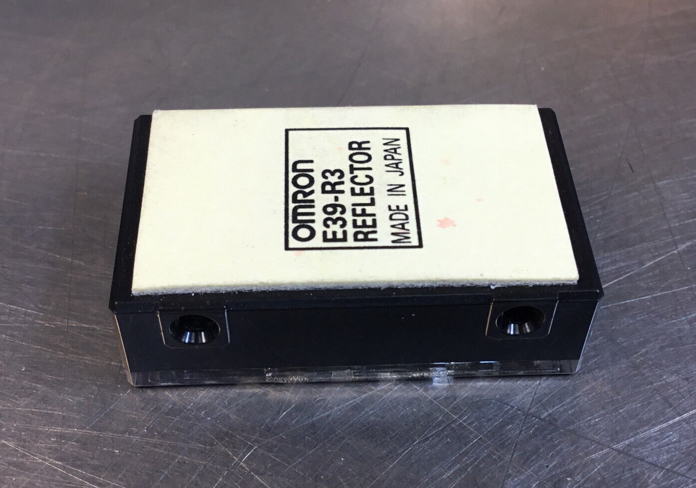 OMRON  E39-R3  PHOTOELECTRIC SENSOR SWITCH REFLECTOR    3D-20