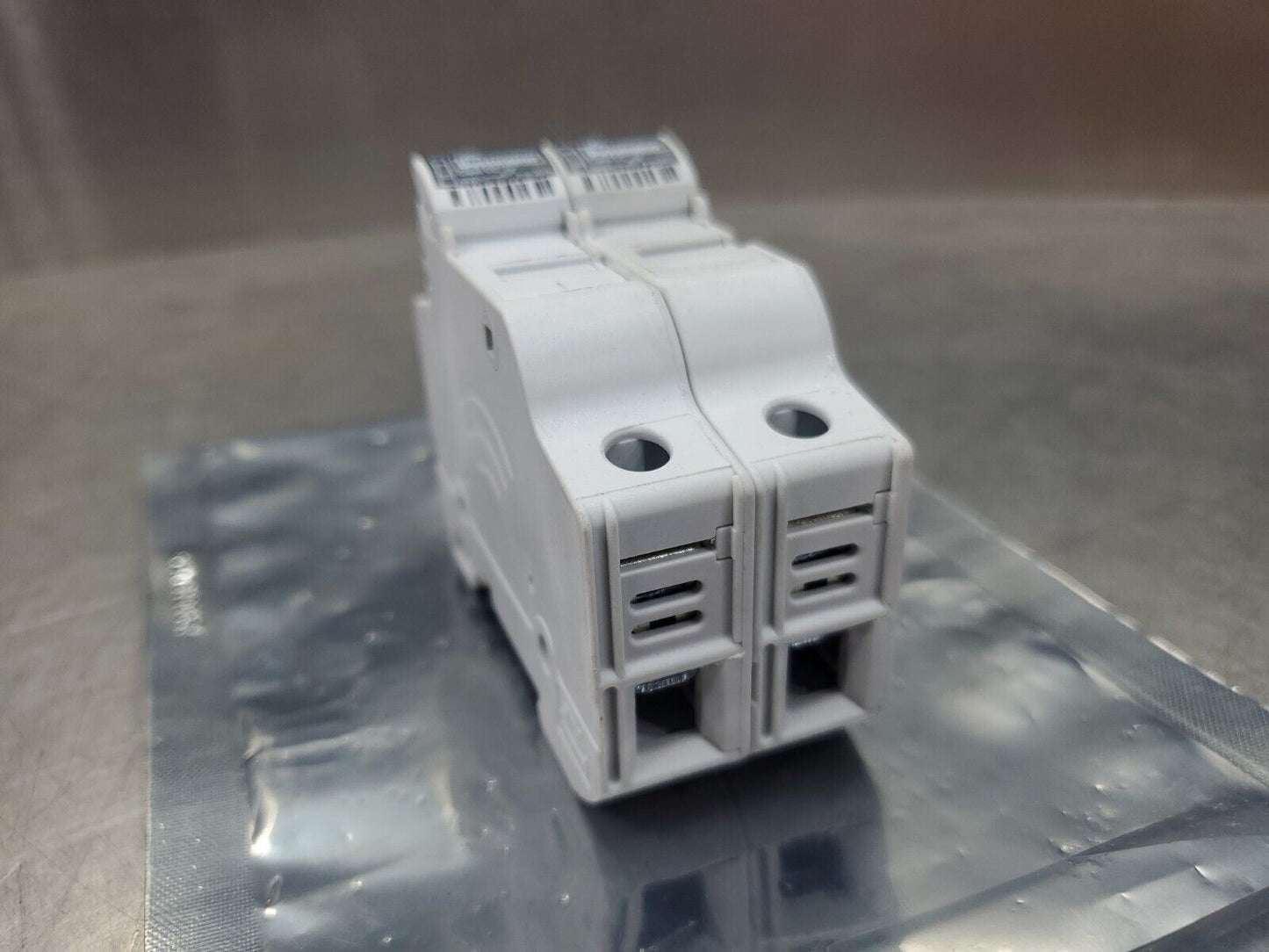 Cooper Bussmann CHCC 600V 30A 2-Pole Fuse Holder.                             4D