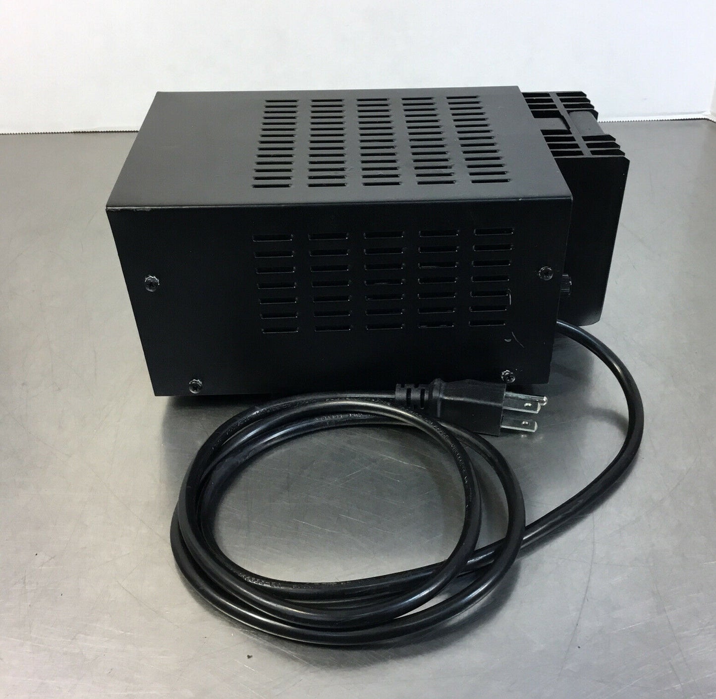 Tenma 72-8141 Regulated DC Power Supply  13.8V 6A   4B