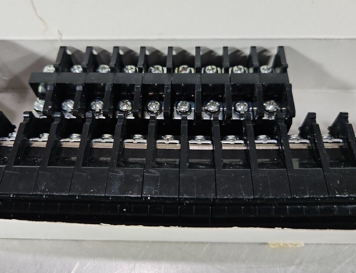 Idec BN30W Terminal Blocks 18 -10 AWG 5,5mm² - Lot of 34                Loc3E-34