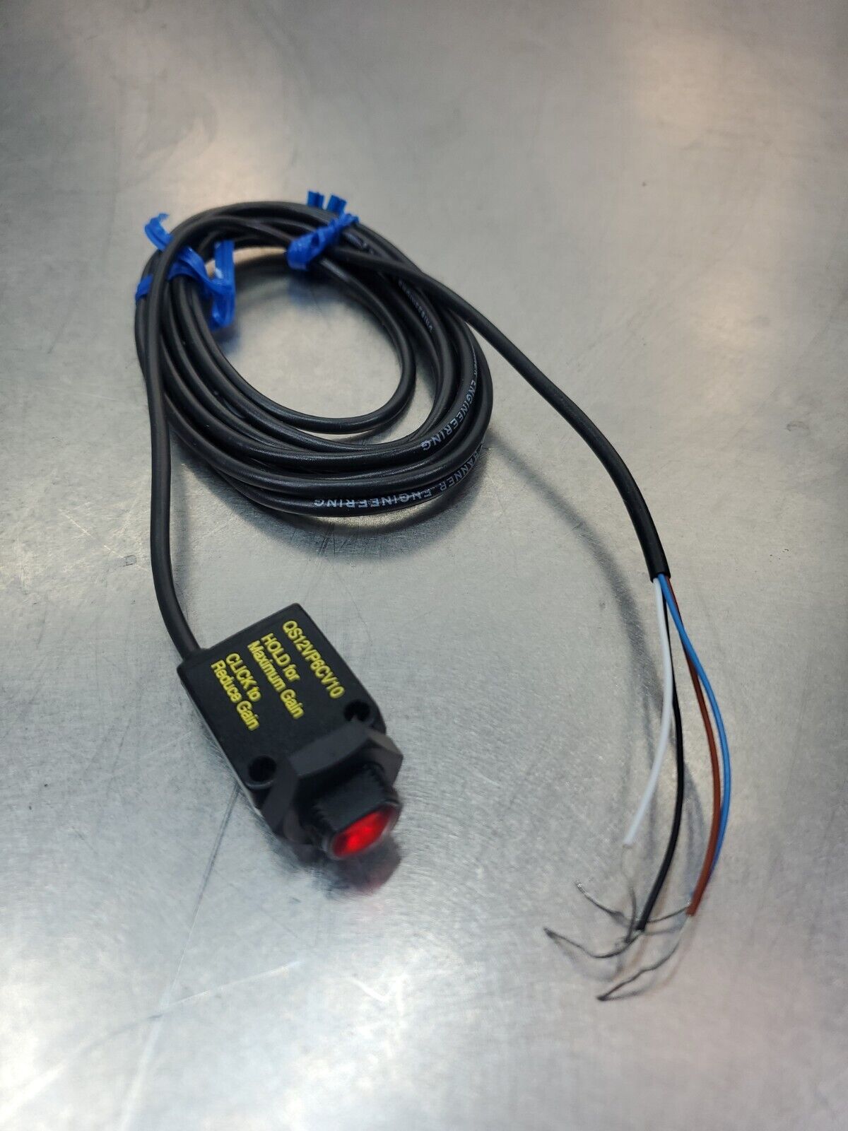 Banner Engineering QS12VP6CV10 Convergent Mini-Beam Sensor.                3E-26