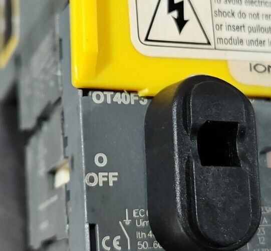 Bussmann Optima OPM-1038RSW Fuse Holder With ABB OT40F3.      3A-20