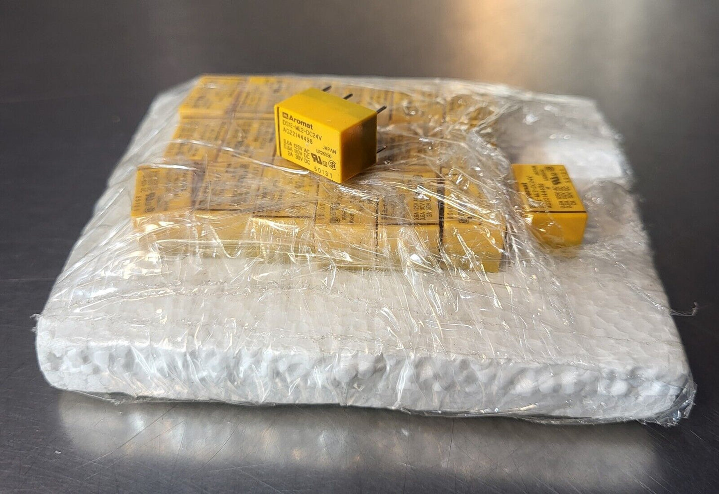 MATSUSHITA ELECTRIC PANASONIC  DS1E-ML2-DC24V aromat Relay Lot of 20.    Loc4C18