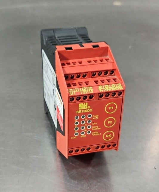 OMROM STI SR130DD00 Safety Relay 1.25A 24DC Sin Rail Mount.             Loc 3B-9