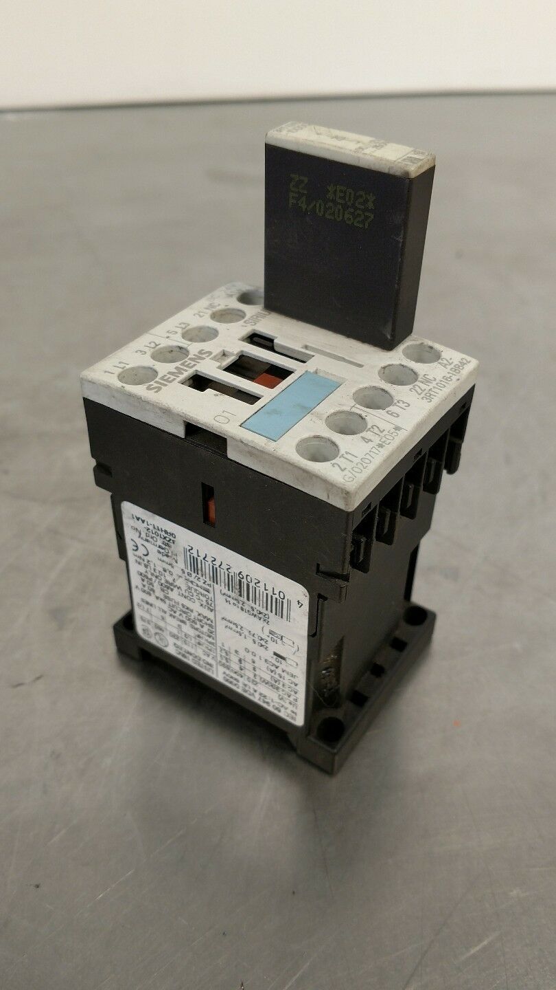 Siemens Sirius 3RT1016-1BB42 G/020717*E05* DC 24V Contactor                4E-12