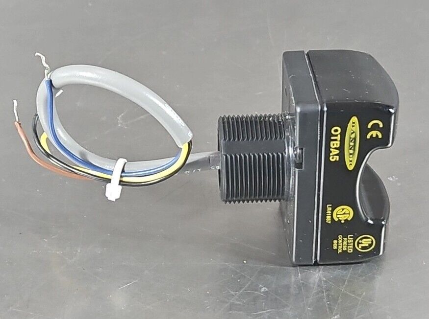 Banner OTBA5 Single Point Optical Momentary Action Touch Button.        Loc5E-20