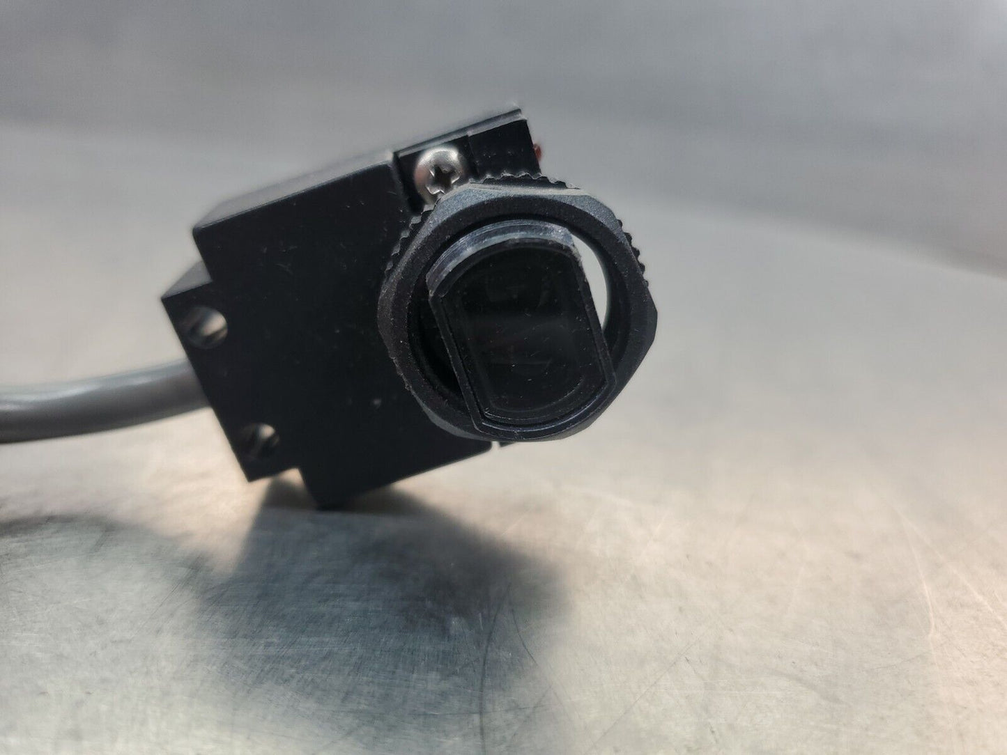 Banner Engineering SE612LV EconoBeam Photoelectric Sensor.                 3E-26