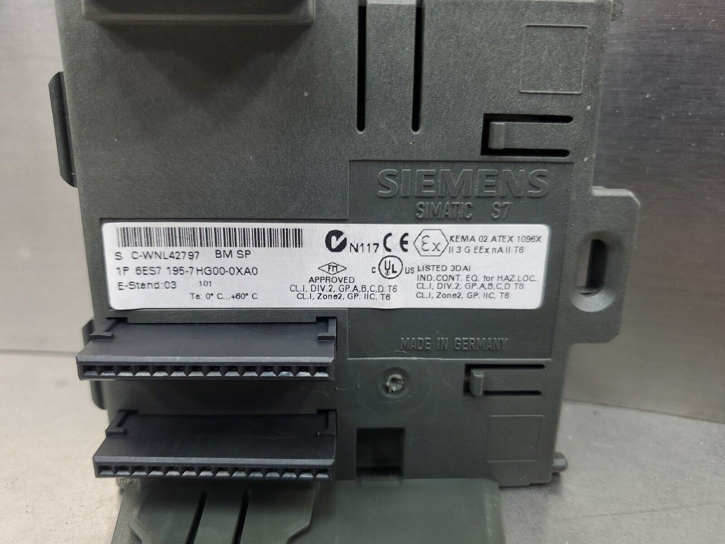 Siemens SIMATIC S7 6ES7 195-7HG00-0XA0 Bus Module.                         3E-20