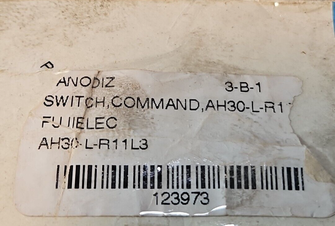 FUJI Electric AH30-L-R11L3 Command Switch.                             Loc4B-26