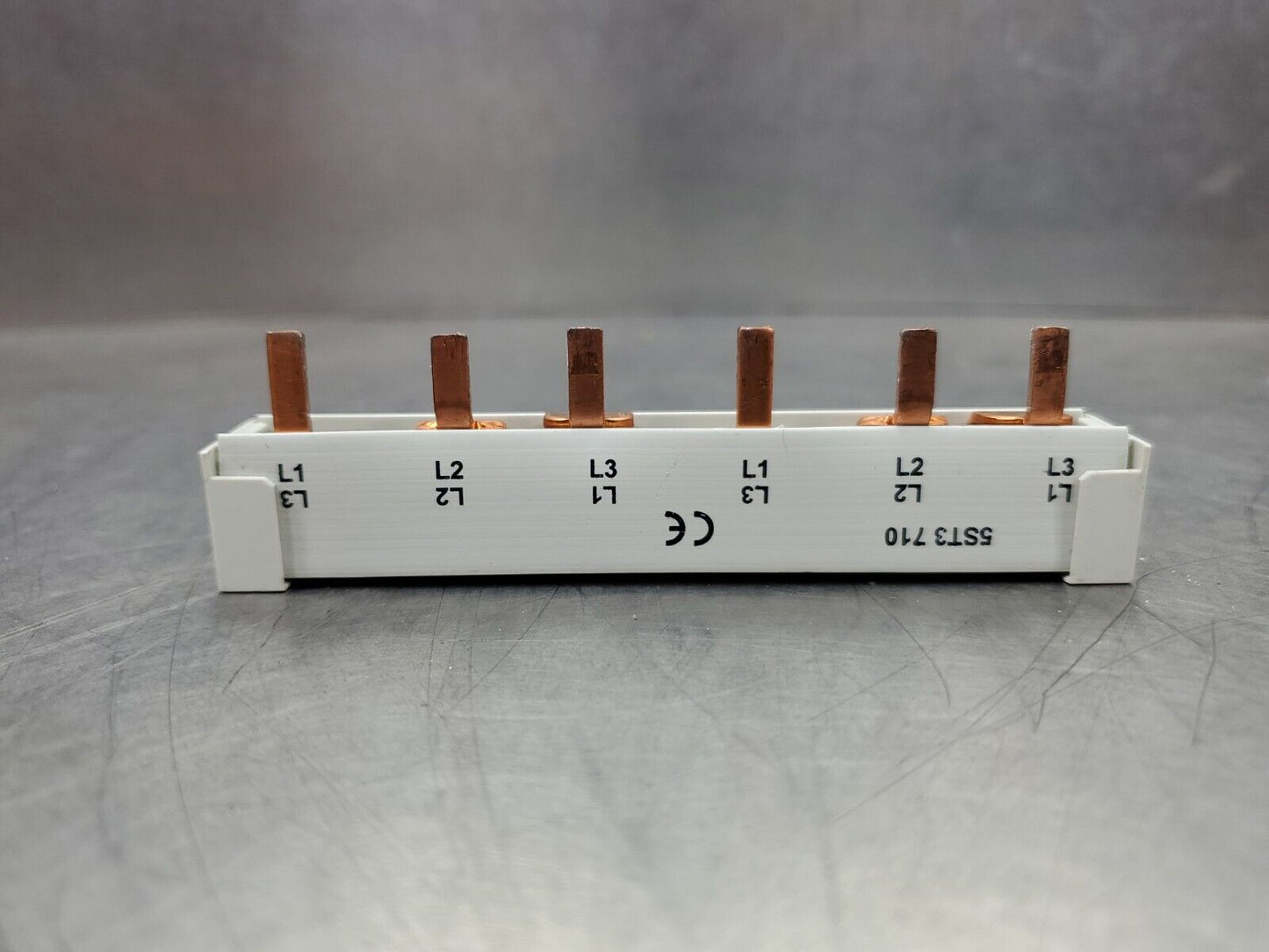 Siemens 5ST3 710 16mm² 3-Phase 6-PIN Bus Bar - 4IN.                        4E-18