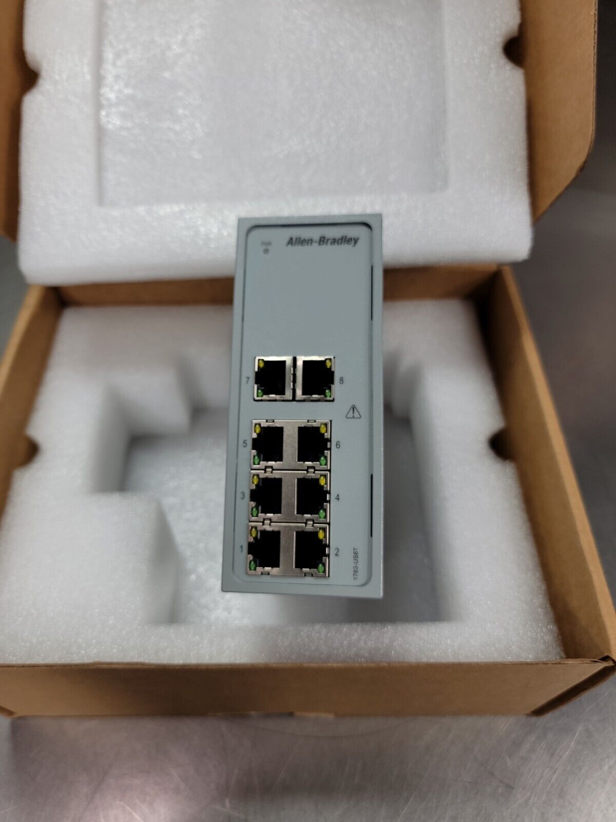 New Allen Bradley 1783-US8T /A Stratix 2000 Enet Switch Unmanaged loc.3E-27