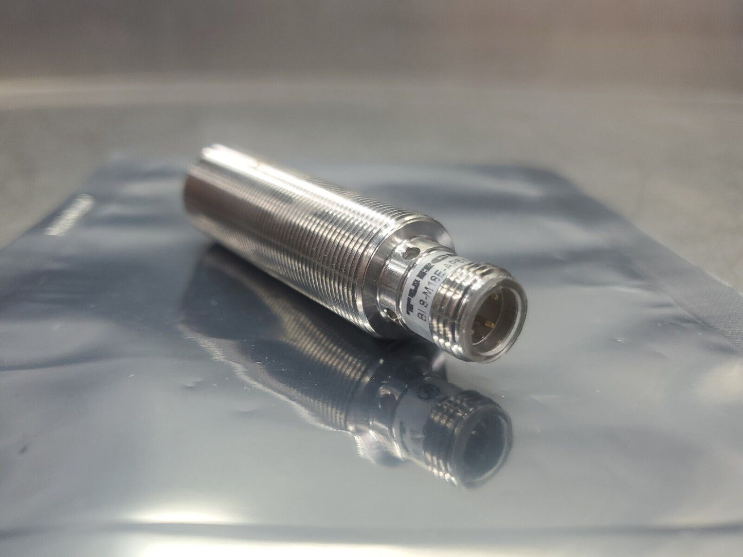 TURCK BI 8-M18E-AP6X-H1141 Proximity Sensor.                                5-E2