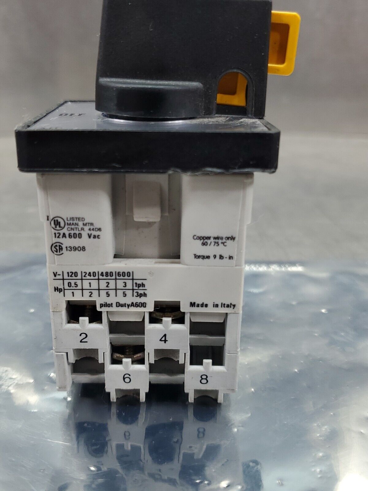 Allen-Bradley 194L-E12-* Ser. A 12A 660V Disconnect Switch.                   4H