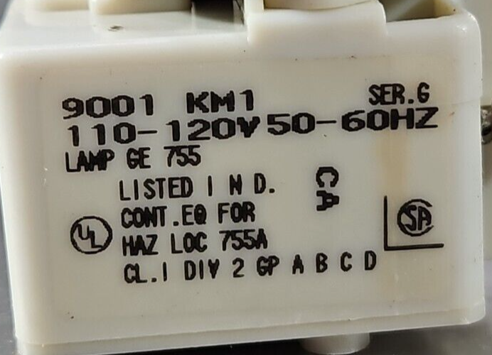Square D 9001 SK2L1R Push Button.                                     Loc4D-23