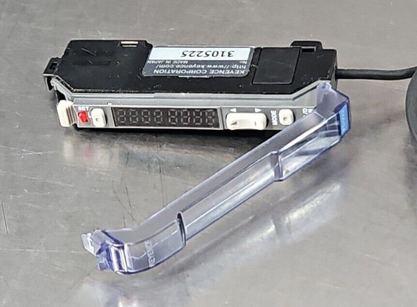 KEYENCE FS-V22RP OPTIC SENSOR NSMP.                            3C-16