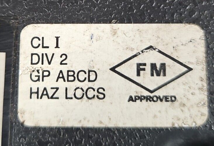 SQUARE D SY/MAX HOM-271  8030 SERIES A OUTPUT MODULE.                   Loc3A-21