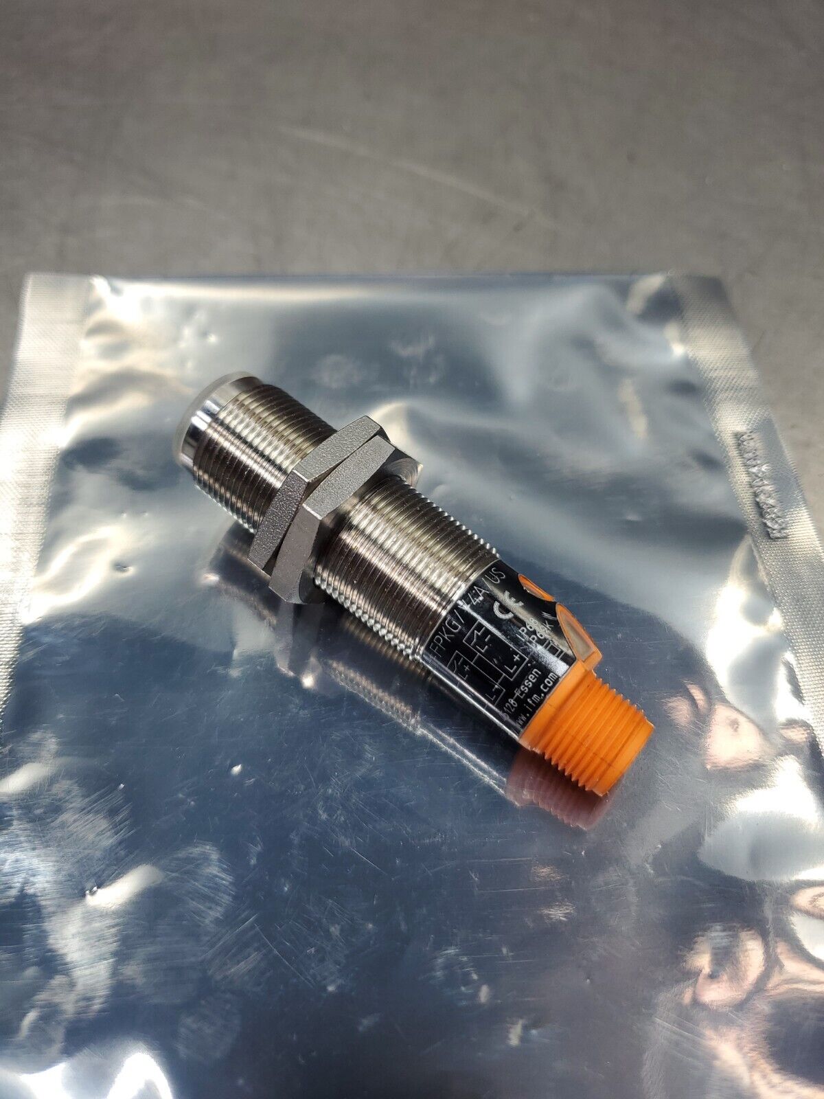 IFM Efector OG5119 OGH-FPKG/V4A/US Proximity Sensor.                       3E-17