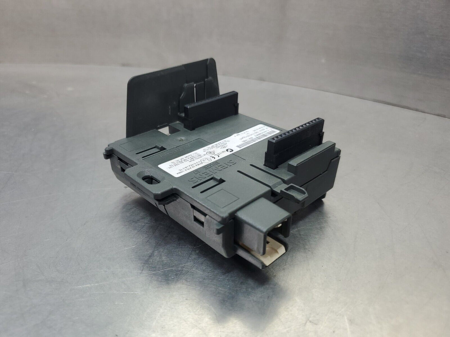 Siemens SIMATIC S7 6ES7 195-7HC00-0XA0 Bus Module.                         3E-20