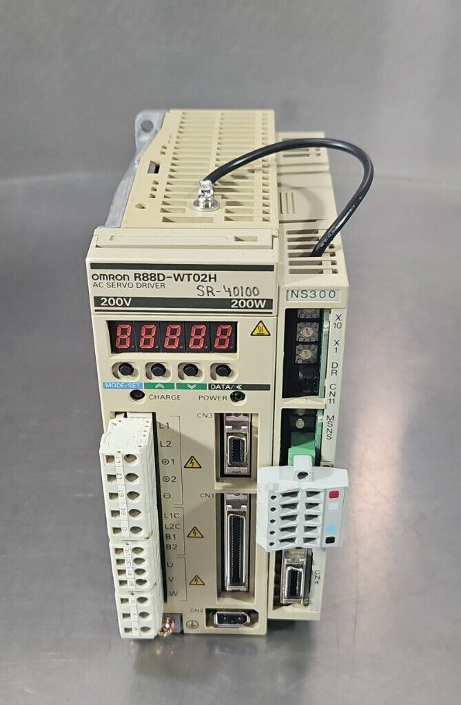 Omron R88D-WT02H Servo Diver w/JUSP-NS300 Module                        Loc 1D-2