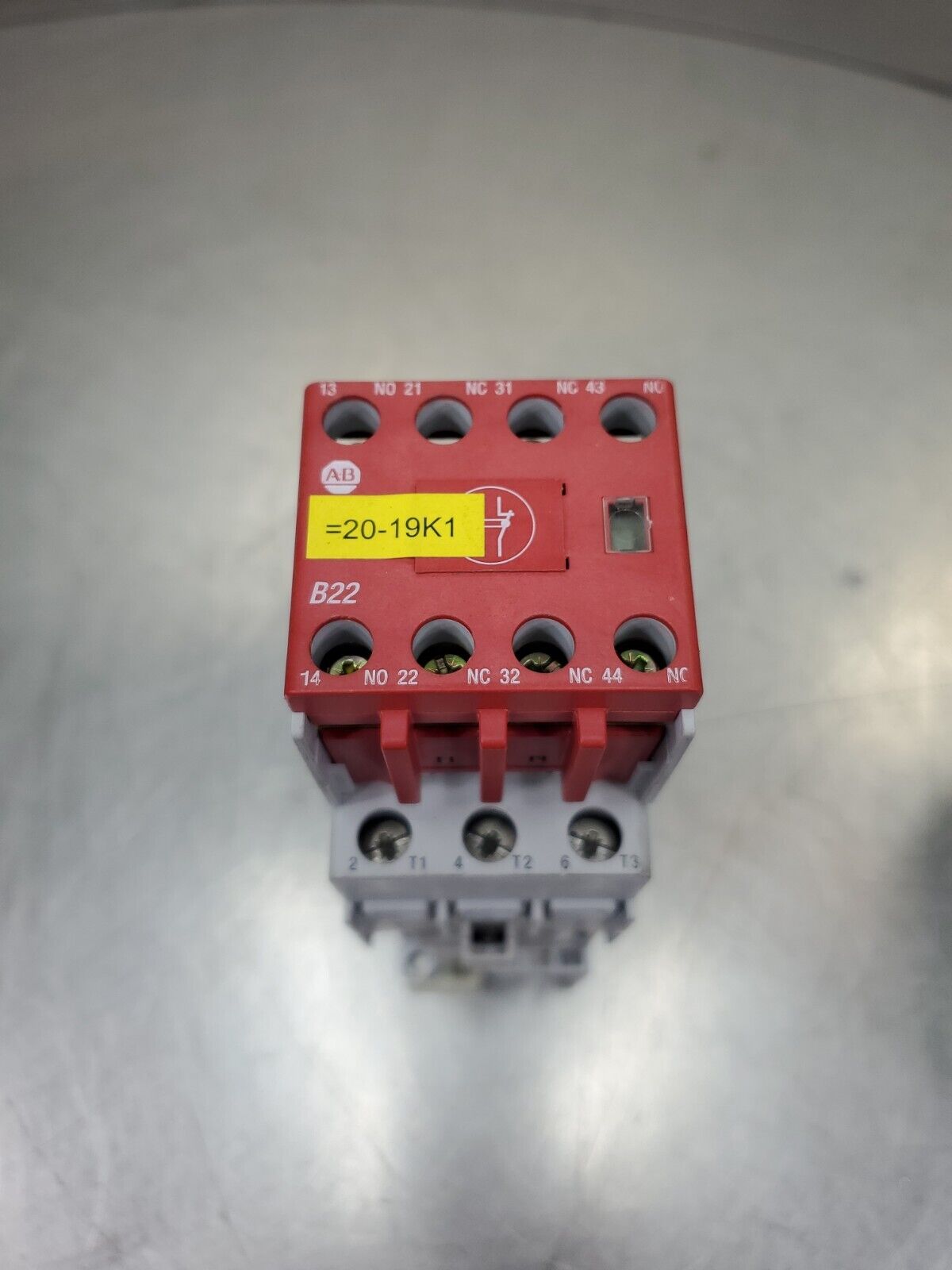 ALLEN BRADLEY 100S-C30DJ22C CONTACTOR UNIT.                                4D-24