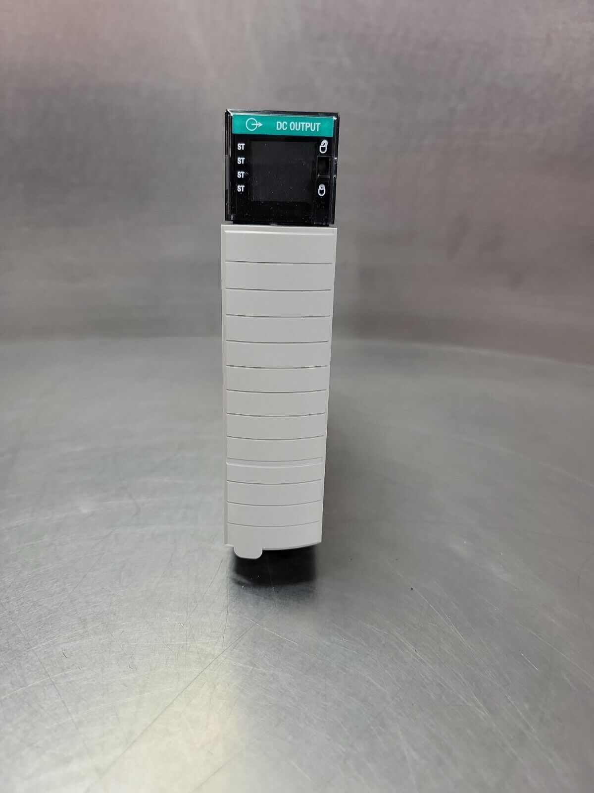 Allen Bradley 1756-OB32/A ControlLogix 32Pt Digital Output Module TBE A loc.3D16