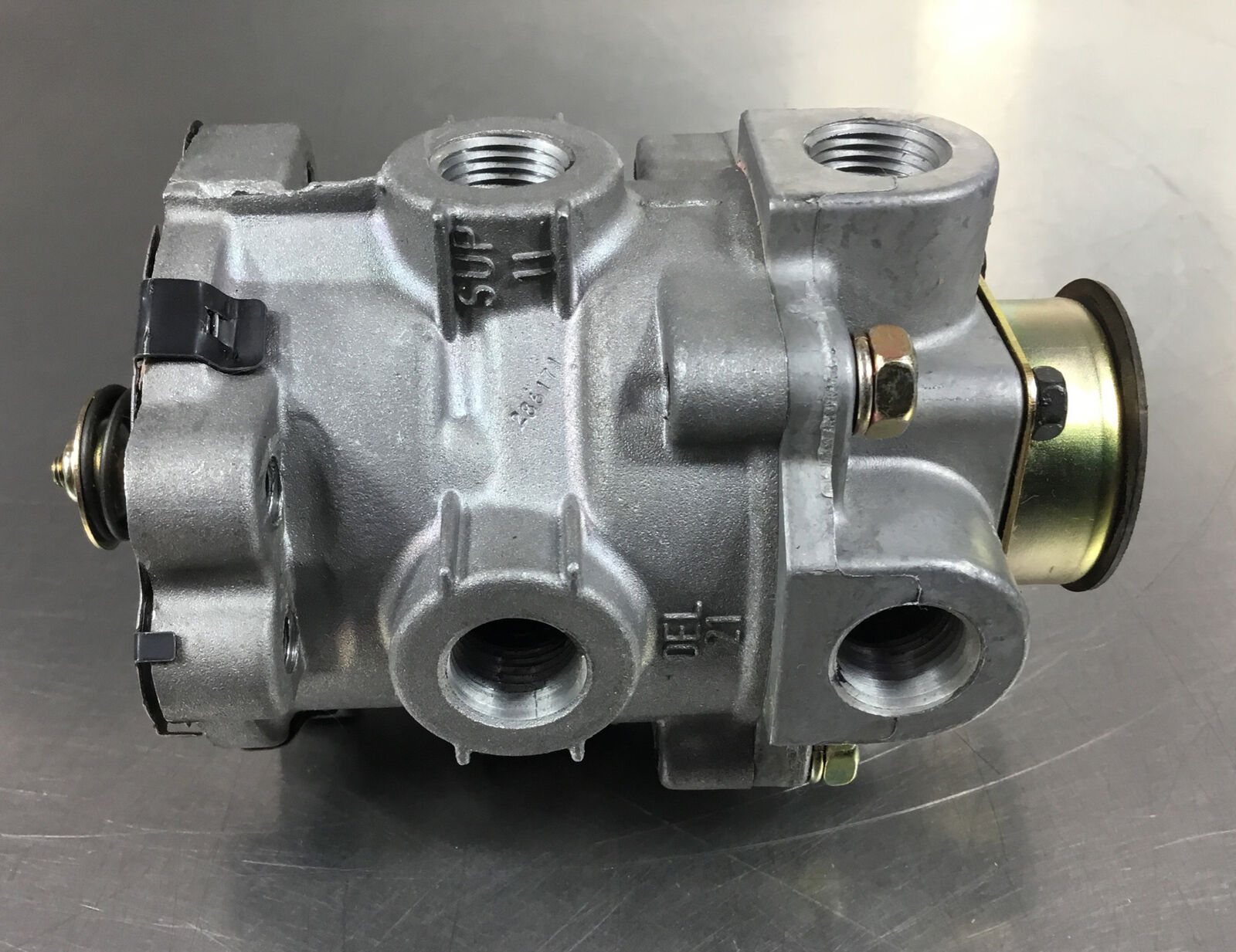 BENDIX FREIGHTLINER AIR BRAKE VALVE T290181G 6D12 Palmetto