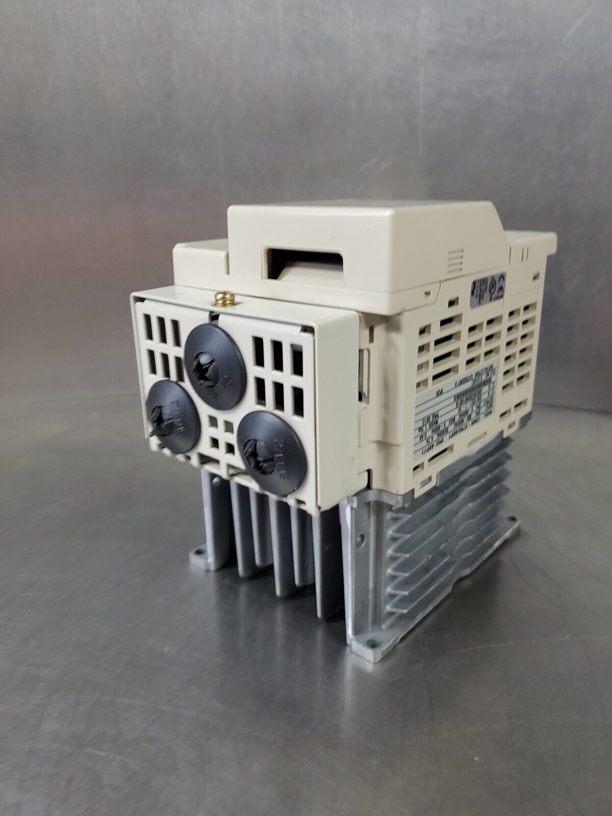 YASKAWA CIMR-V7NU40P7 SPEC:40P71 V7N Varispeed DeviceNet Drive.               1C