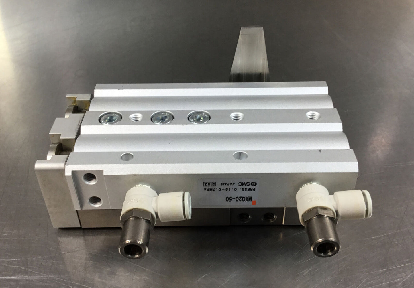 SMC  MXQ20-50  Slide Cylinder  Press. 0.15~0.7 MP a      6D