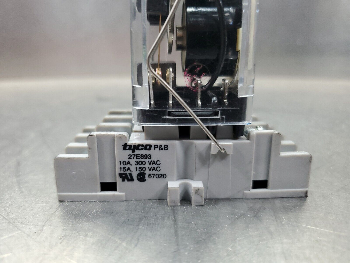 Potter & Brumfield KUEP-11D15-24 Relay 24VAC w/Tyco 27E893 Base.              4D