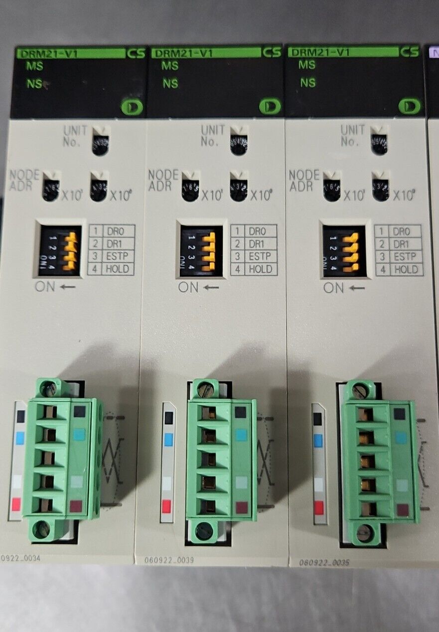 Omron CS1W-BI083 Base w/ C200HW-PA204 / DRM21-V1/ NCF71 / CT041.       Loc 3B-11