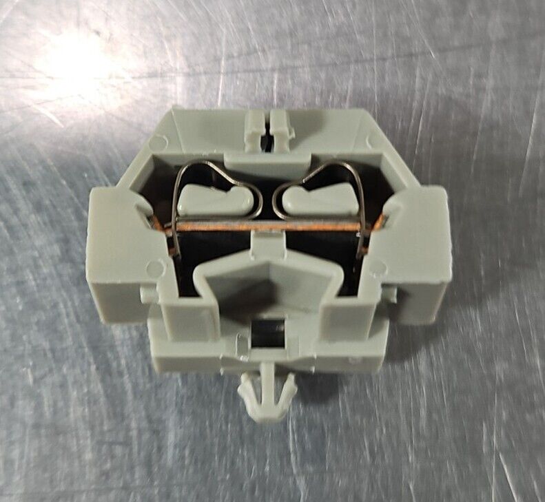 Wago 261-341 conductor Ground Terminal Block - Pk with 44.              Loc3C-17
