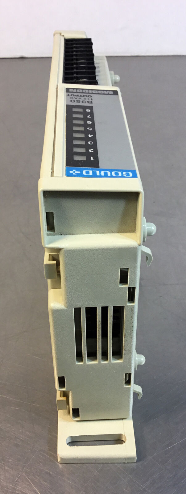 Gould  AS-B350-001  Modicon Output Module 115 VAC    Loc.3A-1