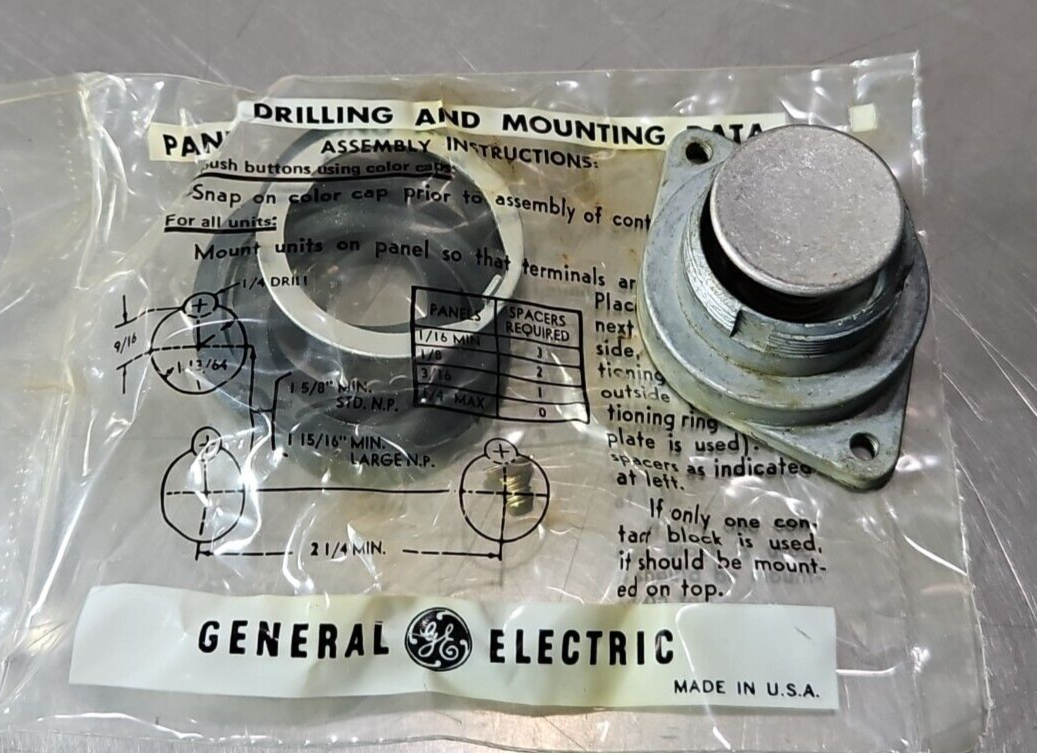 GE CR2940UA200A OILTIGHT PUSHBUTTON.   Loc4E17