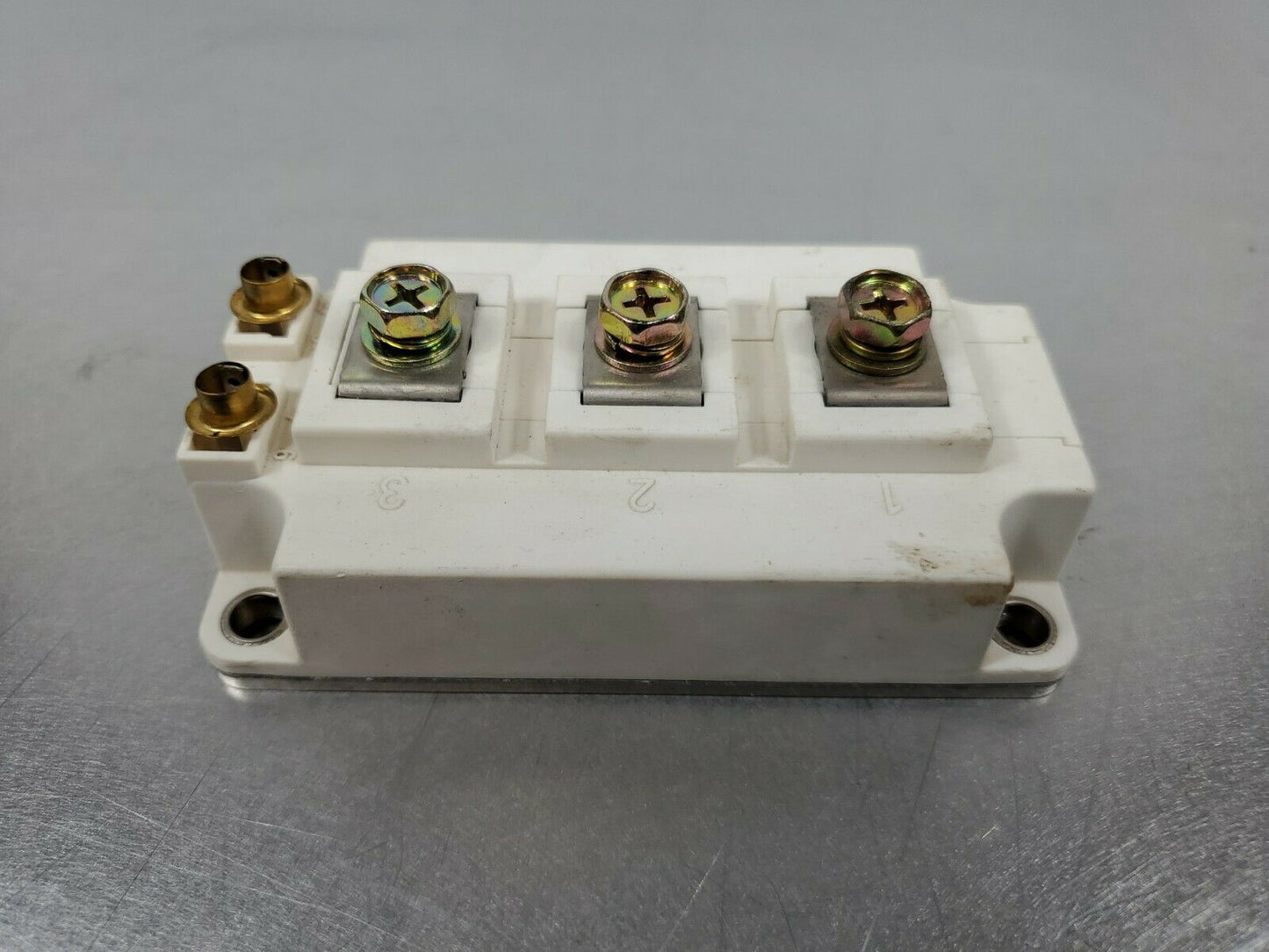 Infineon IGBT module BSM200GB120DLC.              3H